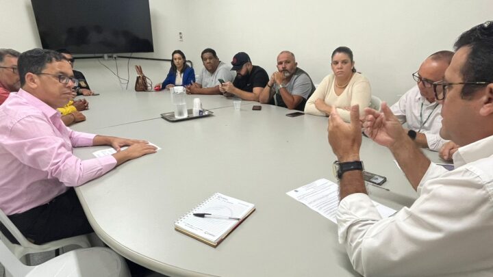 Reunião na AMTTC discute regularização dos motoristas de aplicativo em Caruaru