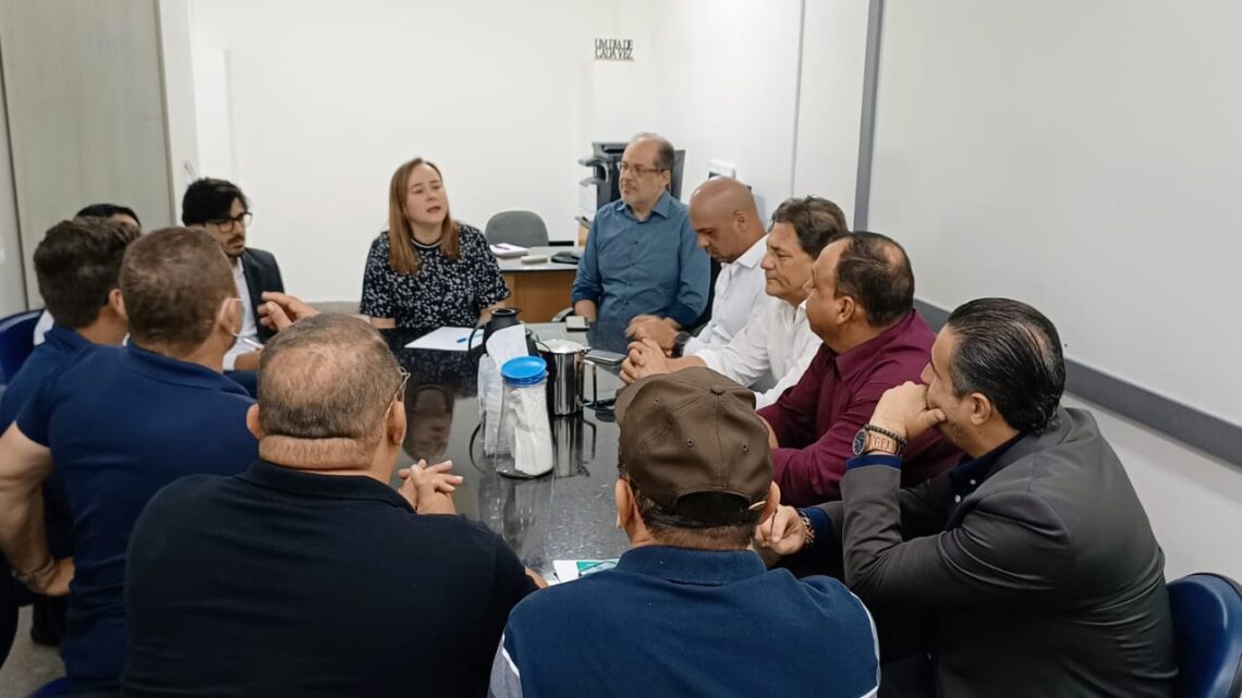 Direção do HRA se reúne com vereadores de Caruaru e MPPE nesta quinta-feira (19) Direção do HRA se reúne com vereadores de Caruaru e MPPE nesta quinta-feira (19)
