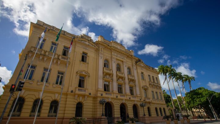 PE é 1º lugar no NE em controle e economia de custeio da máquina pública em 2023, segundo STN