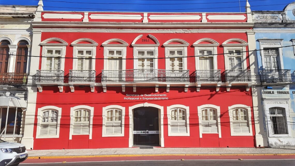 Raquel Lyra comemora Pernambuco como 2º estado do País com maior geração de empregos em setembro de 2023 Raquel Lyra comemora Pernambuco como 2º estado do País com maior geração de empregos em setembro de 2023
