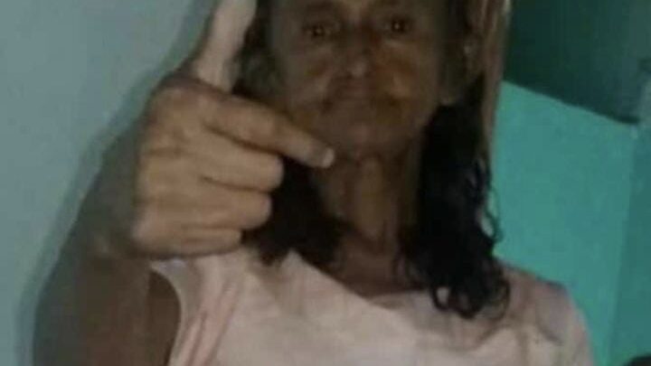 Homem mata ex-sogra e tenta matar ex-esposa a facadas dentro de casa em Caruaru