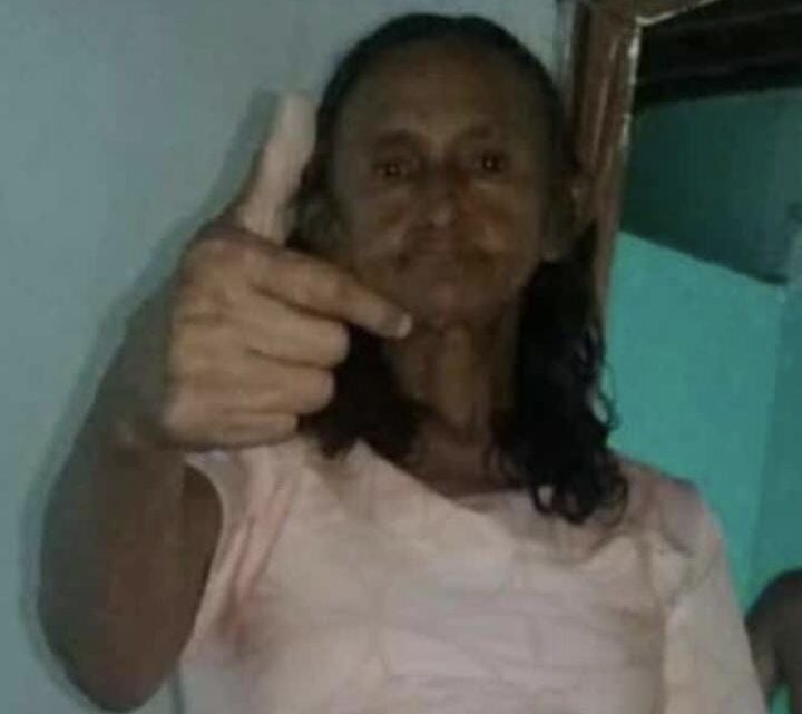 Homem mata ex-sogra e tenta matar ex-esposa a facadas dentro de casa em Caruaru Homem mata ex-sogra e tenta matar ex-esposa a facadas dentro de casa em Caruaru