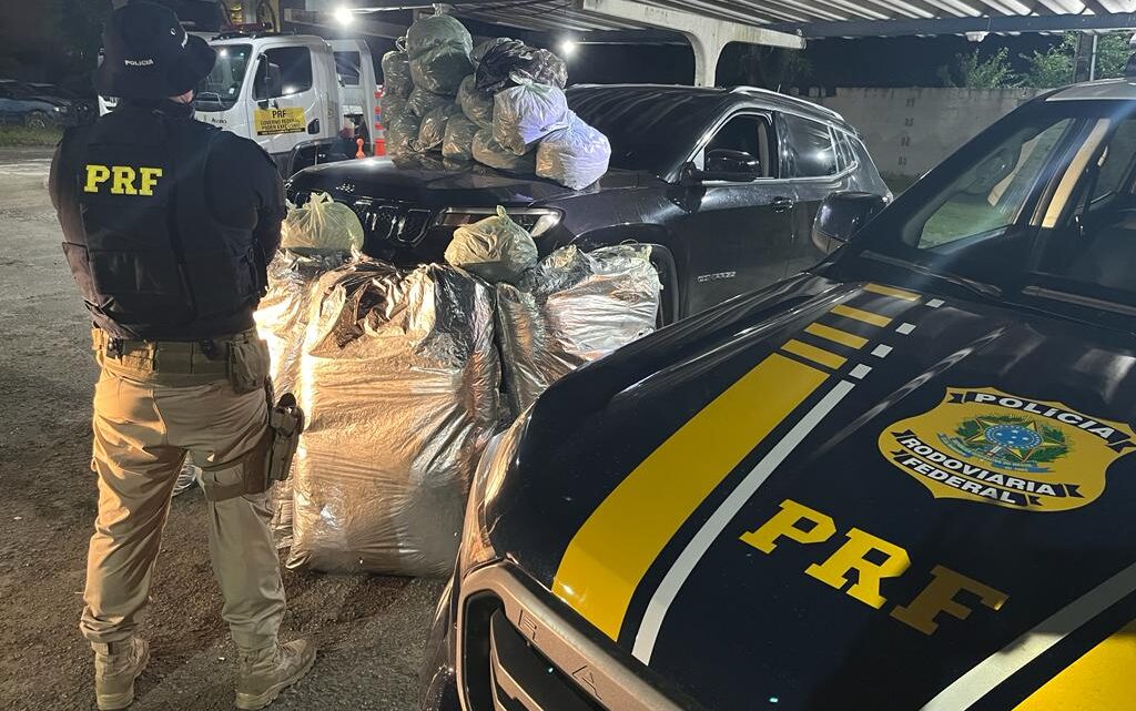 Casal que transportava 126 Kg de maconha é detido pela PRF na BR 232