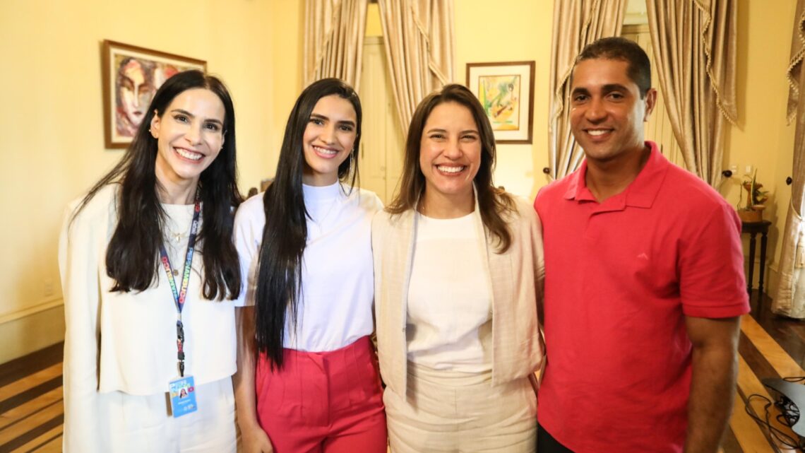 Com subsídio de R$ 20 mil do Governo do Estado, primeira mulher assina contrato da casa própria através da Entrada Garantida Com subsídio de R$ 20 mil do Governo do Estado, primeira mulher assina contrato da casa própria através da Entrada Garantida