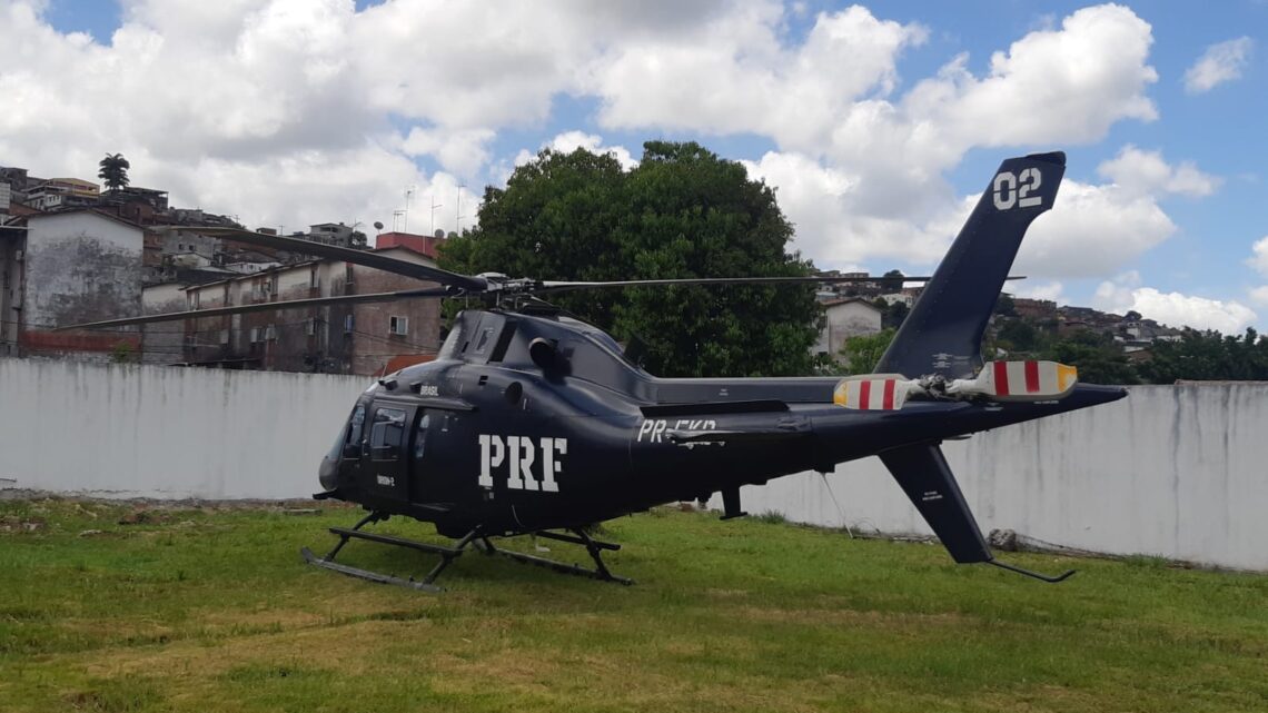 Teto de supermercado desaba no Grande Recife e vítima é resgatada de helicóptero Teto de supermercado desaba no Grande Recife e vítima é resgatada de helicóptero