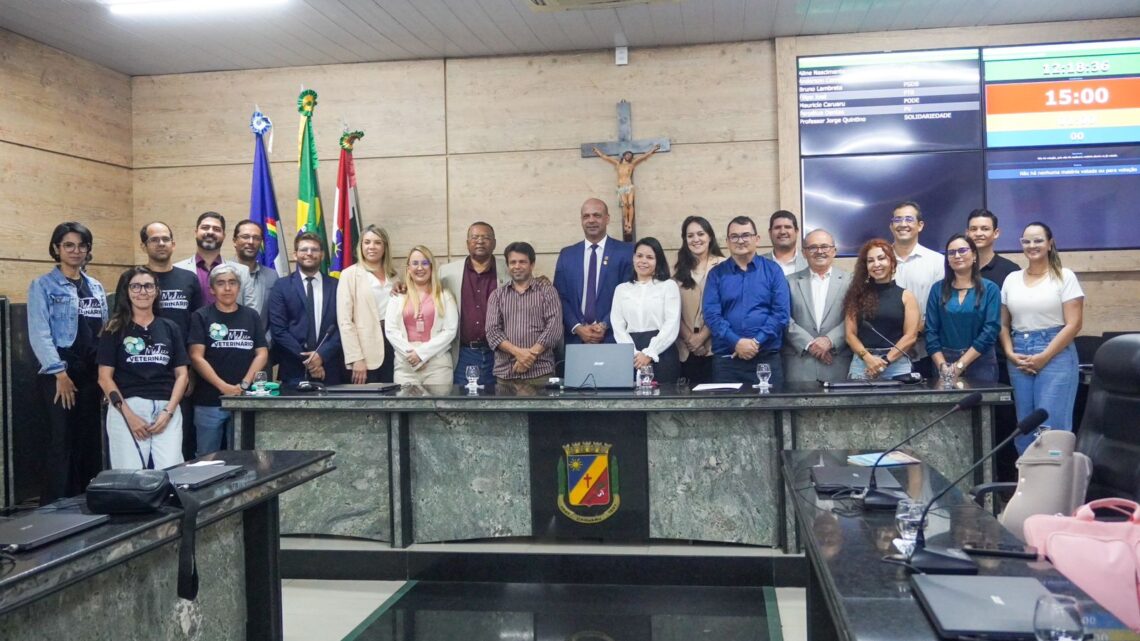 LOA 2024 com receita de mais de R$1,8 bilhão em Caruaru é apresentada na Câmara