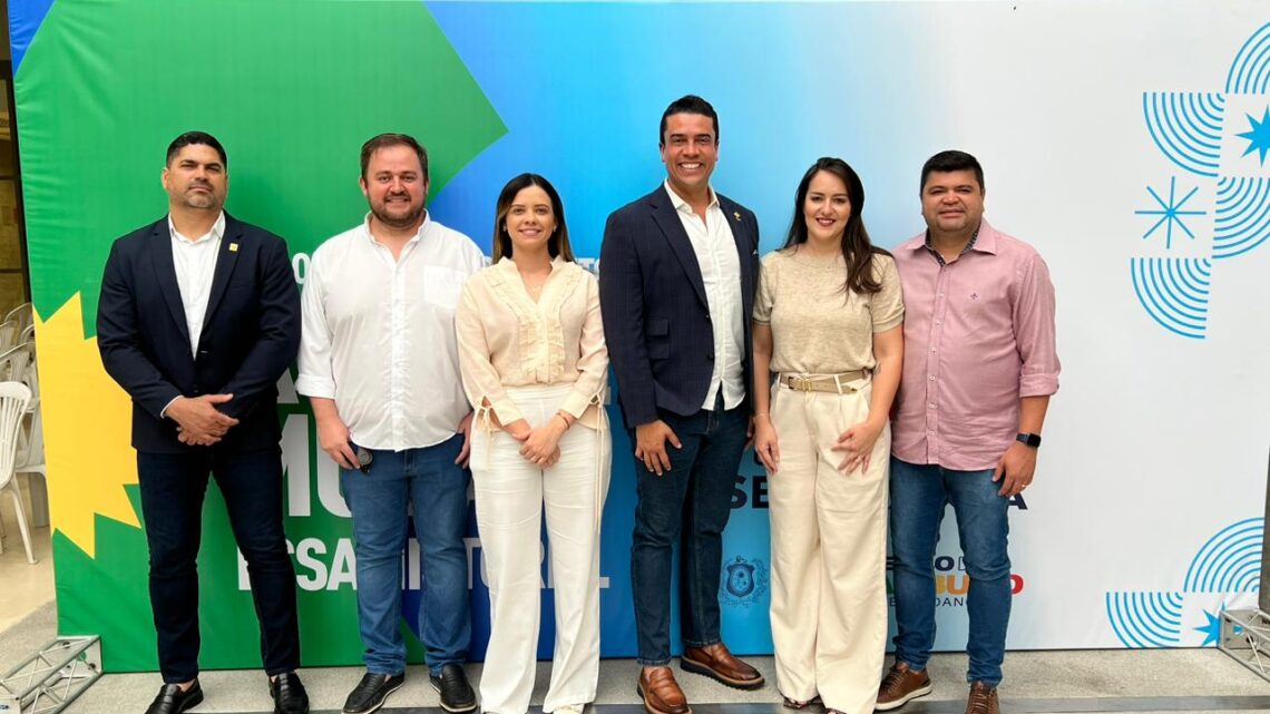 Prefeito Rodrigo Pinheiro recebe anúncios de investimentos em Caruaru do novo programa Juntos pela Segurança Prefeito Rodrigo Pinheiro recebe anúncios de investimentos em Caruaru do novo programa Juntos pela Segurança