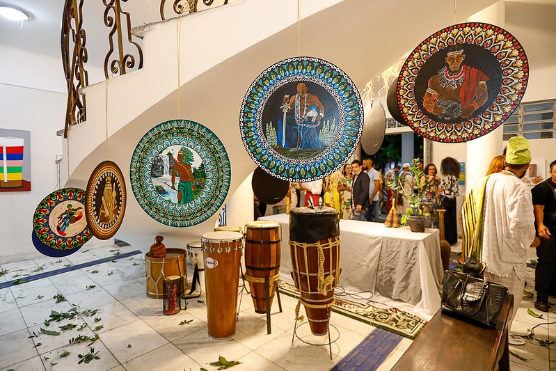 Exposição Orgulho Negro está aberta ao público, na Fundação de Cultura de Caruaru, até terça-feira (5)