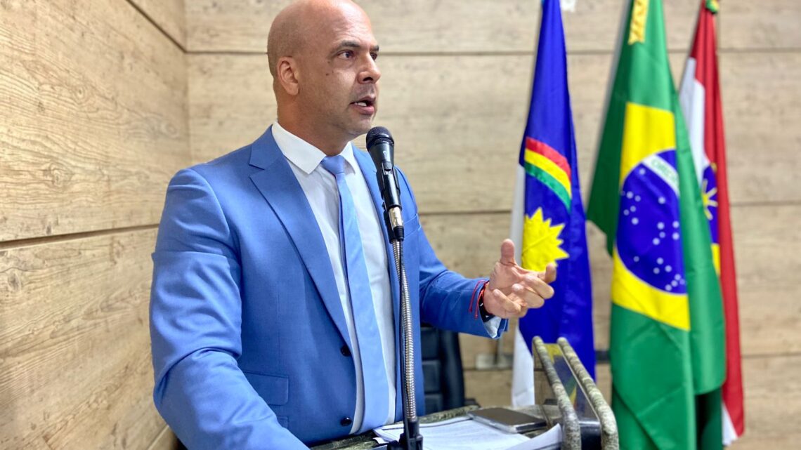 Anderson Correia propõe criação do “Programa Energia Limpa” para diminuir custos com energia elétrica nos órgãos públicos de Caruaru