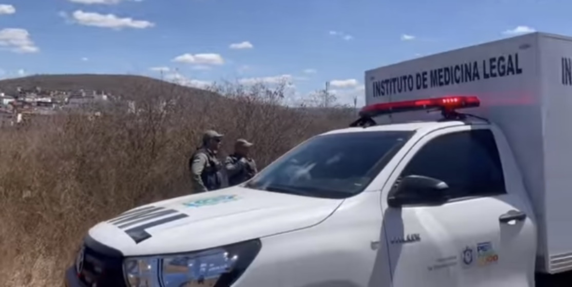 Homem é assassinado em Caruaru e corpo é queimado Homem é assassinado em Caruaru e corpo é queimado