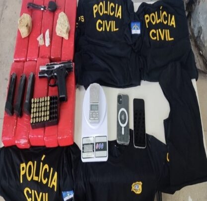 PM apreende arma, munições e drogas