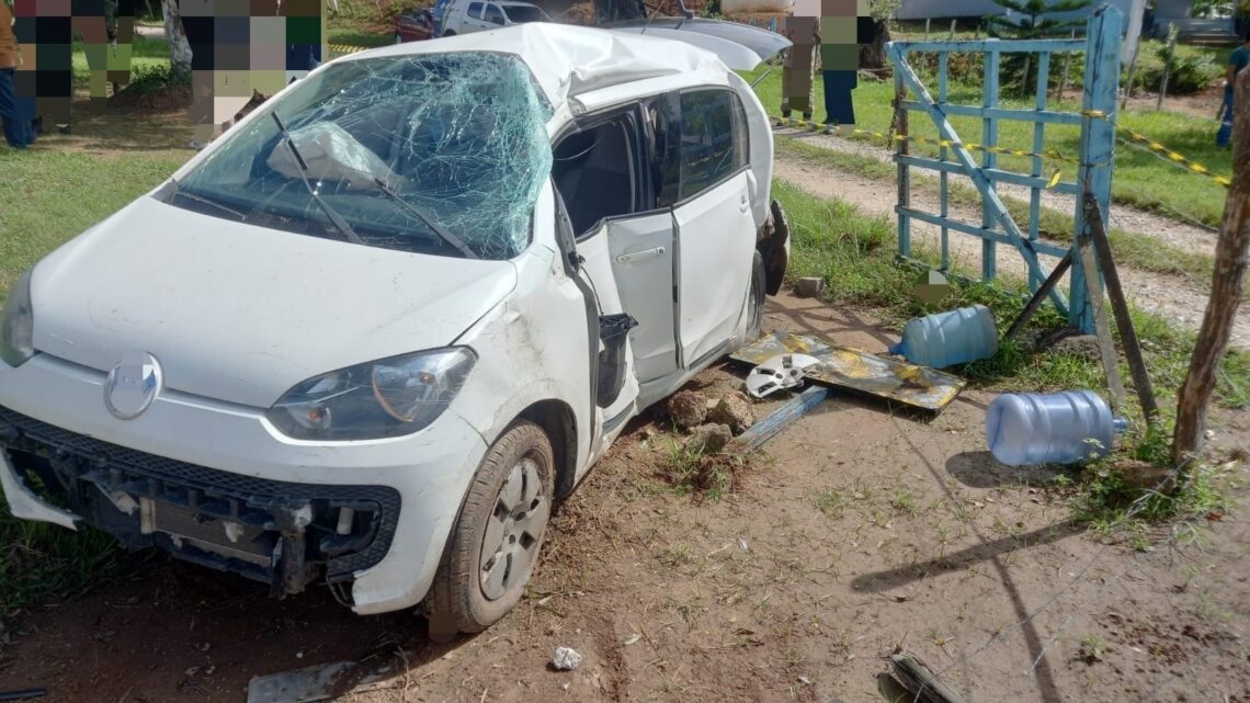Morre Tenente da PM a caminho do trabalho após carro colidir em poste na BR-408 Morre Tenente da PM a caminho do trabalho após carro colidir em poste na BR-408