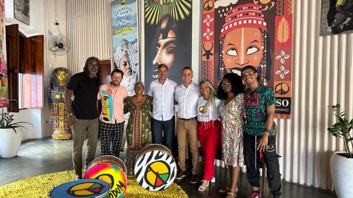 Representantes da Fundação de Cultura participam de reunião com integrantes do Olodum para debater valorização da cultura afro