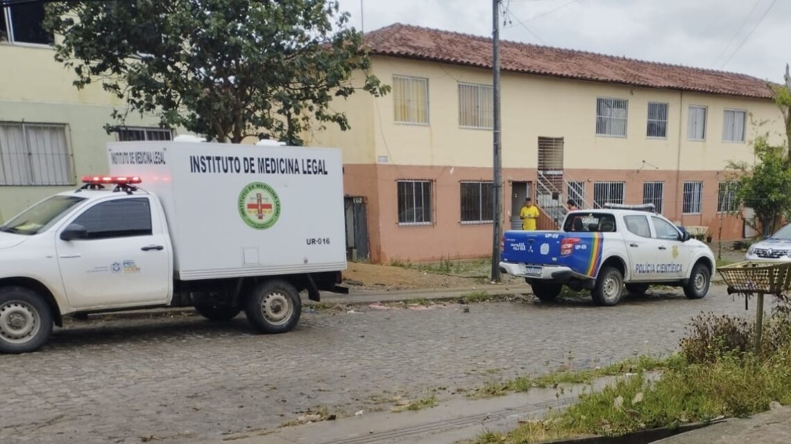 Homem é encontrado morto dentro da própria casa, em Caruaru Homem é encontrado morto dentro da própria casa, em Caruaru