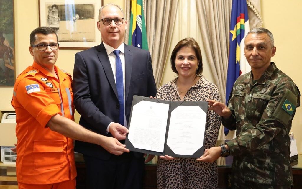 Governo de Pernambuco recebe do Exército cessão de terreno para construção da nova sede de Grupamento de Bombeiros