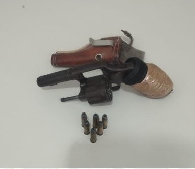 Homem em posse de arma de fogo é preso em flagrante