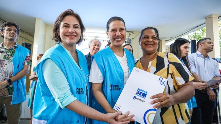 Programa Morar Bem PE: governadora Raquel Lyra entrega 261 escrituras de moradias na Zona Norte do Recife