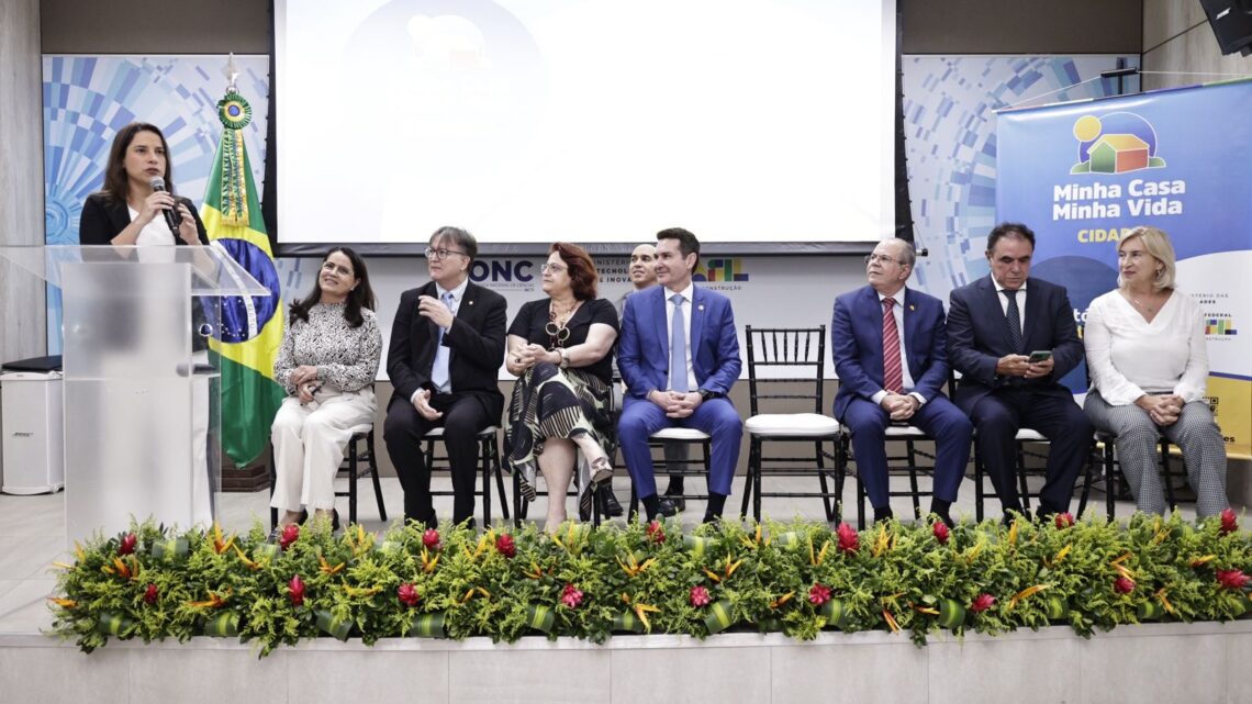 No lançamento do Minha Casa Minha Vida Cidades, em Brasília, governadora Raquel Lyra destaca avanços da política habitacional em Pernambuco