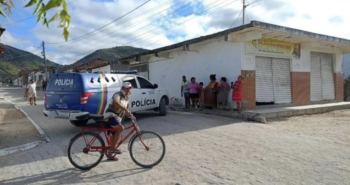Comerciante é assassinada e esposo baleado enquanto trabalhavam no próprio estabelecimento Comerciante é assassinada e esposo baleado enquanto trabalhavam no próprio estabelecimento