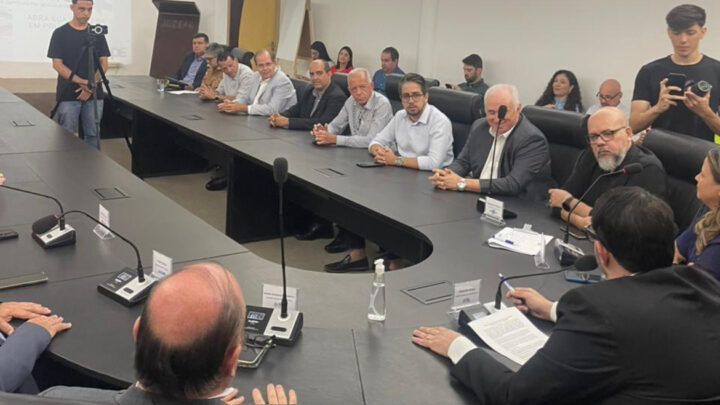 Prefeitura de Caruaru participa do lançamento do Balcão Único