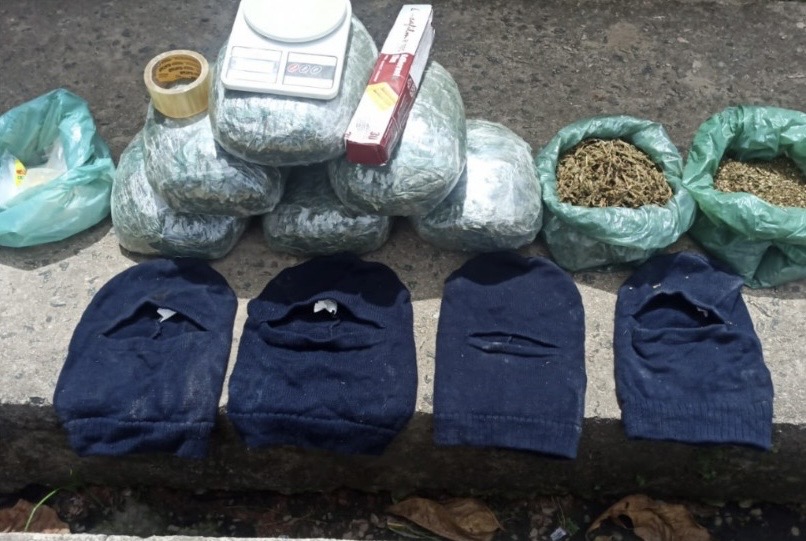 Mais de 7kg de maconha apreendidos pela PMPE Mais de 7kg de maconha apreendidos pela PMPE