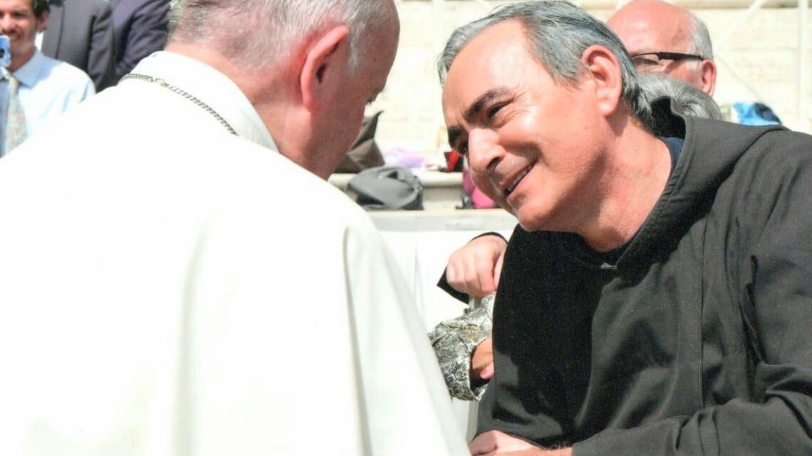 Frei França comemora Jubileu de 40 anos de frade capuchinho, em Caruaru
