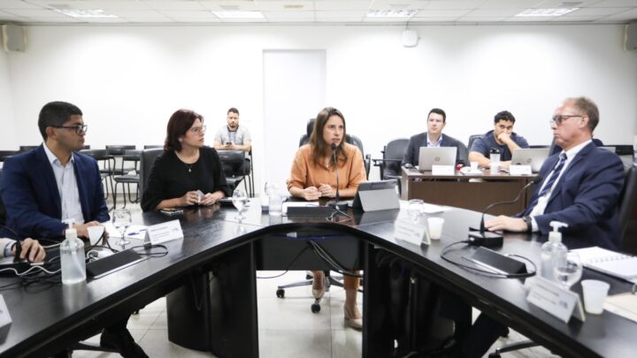 Governadora Raquel Lyra comanda reunião de monitoramento do Juntos pela Segurança com novos comandantes das polícias Militar e Civil