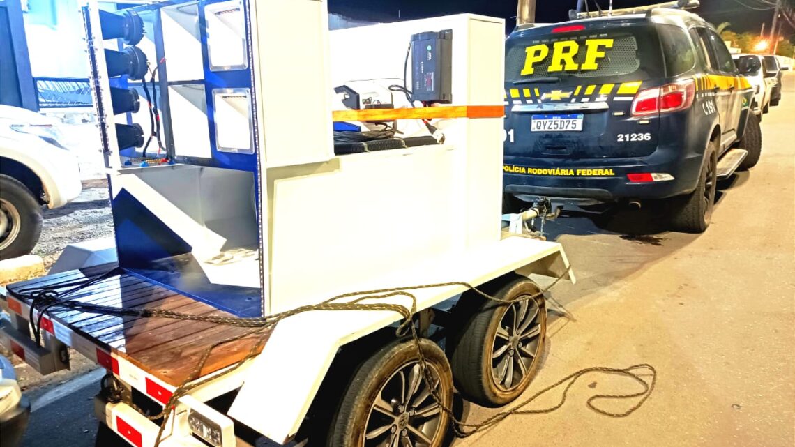 Carreta com som do tipo “paredão” roubada é recuperada pela PRF em São Caitano”