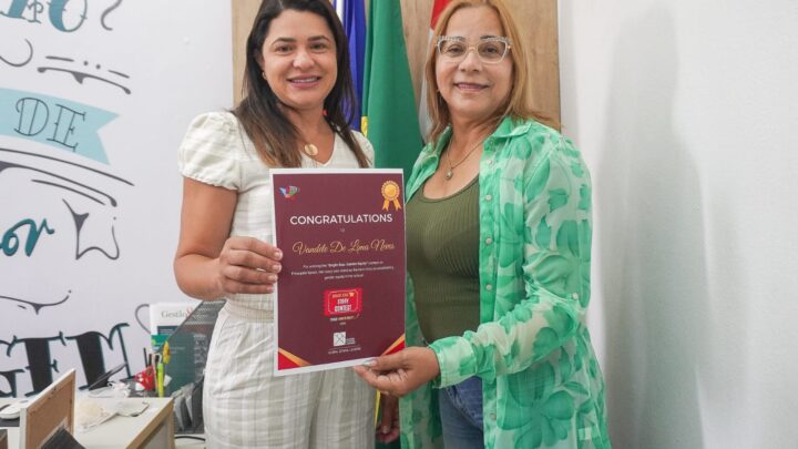 Gestora da rede municipal de ensino de Caruaru ganha concurso internacional
