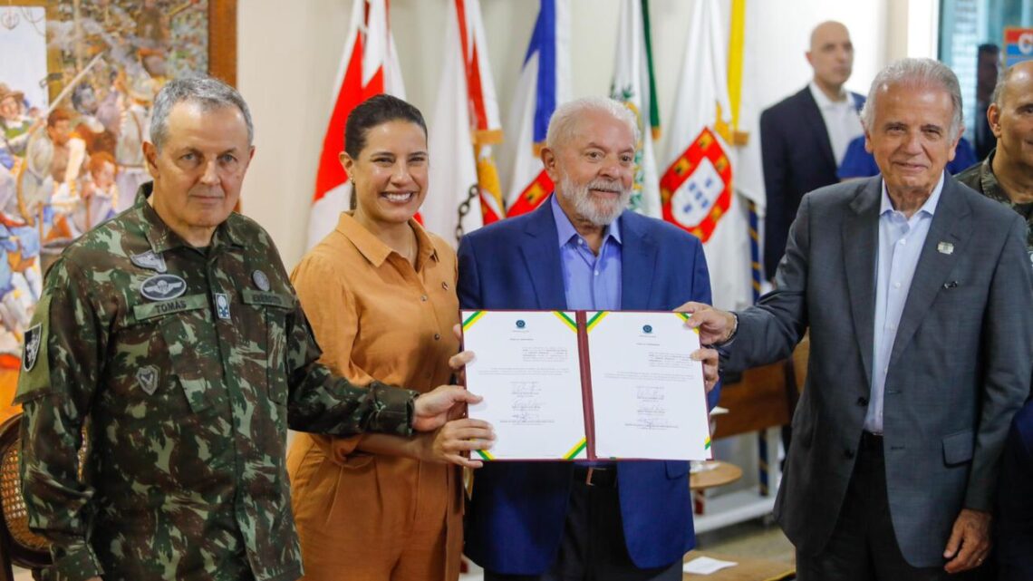 Governo-PE e Exército Brasileiro assinam Termo de Compromisso para a construção da Escola de Sargentos no Estado Governo-PE e Exército Brasileiro assinam Termo de Compromisso para a construção da Escola de Sargentos no Estado