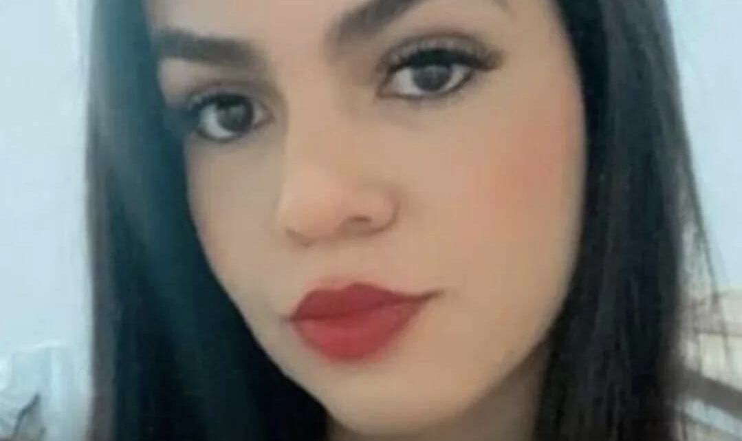 Mulher é morta com tiro em casa, padrasto é preso e afirma que disparo foi acidental Mulher é morta com tiro em casa, padrasto é preso e afirma que disparo foi acidental