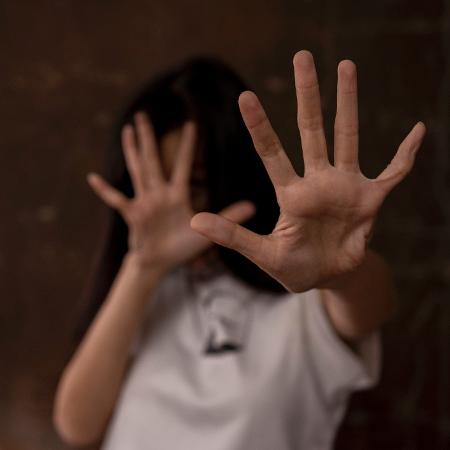 Jovem denuncia marido da avó por tentativa de estupro Jovem denuncia marido da avó por tentativa de estupro