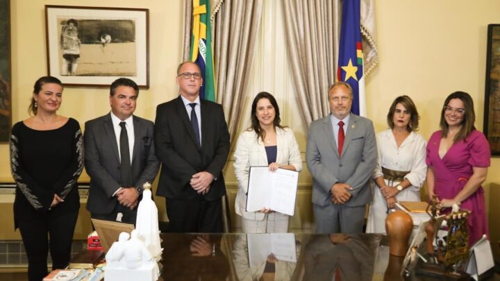 Governadora Raquel Lyra transmite chefia da Polícia Civil para o delegado Renato Leite