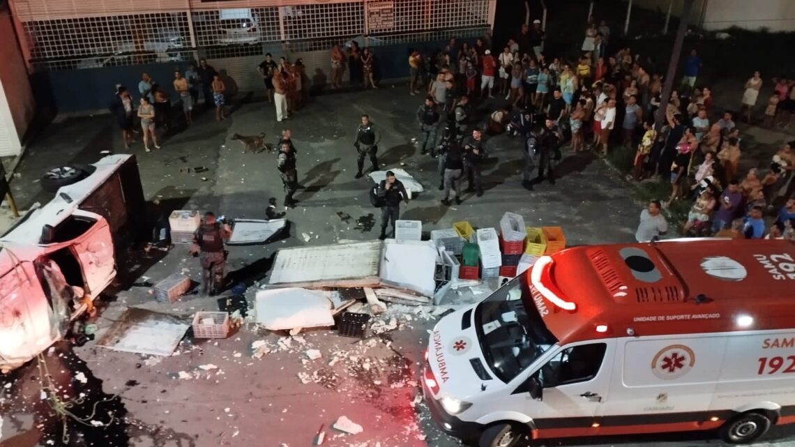 Caminhonete é arrastada por caminhão e cai de viaduto em Caruaru