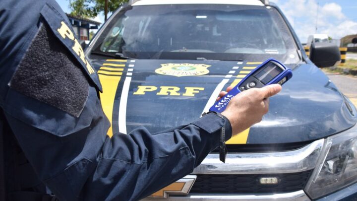 PRF fiscaliza embriaguez ao volante e excesso de velocidade na Operação Carnaval