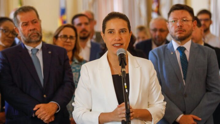 Governadora Raquel Lyra empossa Ismênio Bezerra como secretário da Criança e Juventude