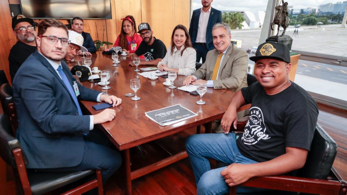 Em Brasília, governadora Raquel Lyra discute ações conjuntas com representantes da Construção Nacional do Hip-Hop Em Brasília, governadora Raquel Lyra discute ações conjuntas com representantes da Construção Nacional do Hip-Hop