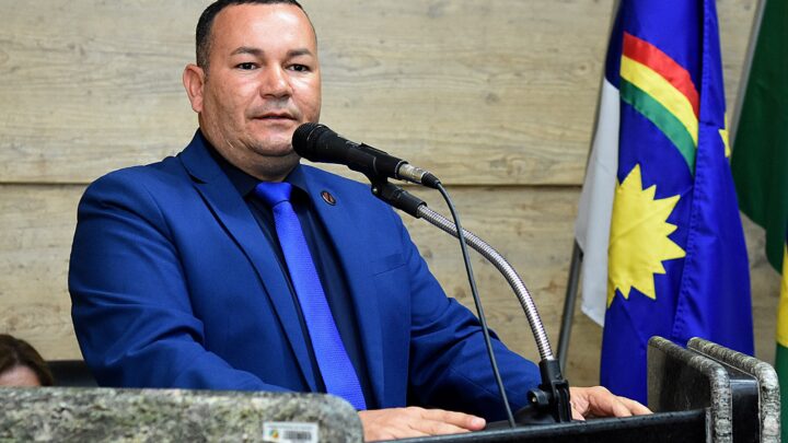 Vereador Cabo Cardoso pede capacitação e contratação de pais e mães que desejam trabalhar como auxiliar de sala, cuidando de crianças e adolescentes com necessidades especiais