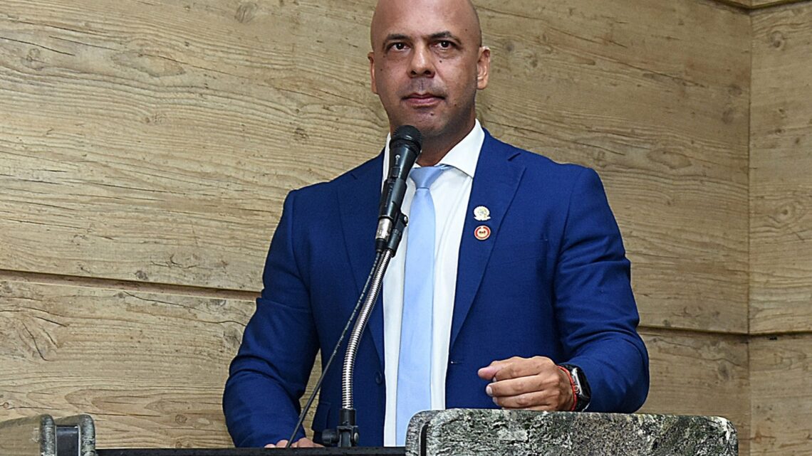 Anderson Correia ressalta a previsão do Hospital Público Veterinário e das cirurgias ortopédicas no orçamento de Caruaru para 2024