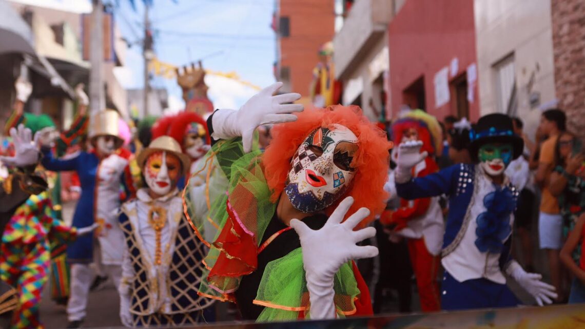 Cortejo Brincantes de Pernambuco encerra seu carnaval em Bezerros Cortejo Brincantes de Pernambuco encerra seu carnaval em Bezerros