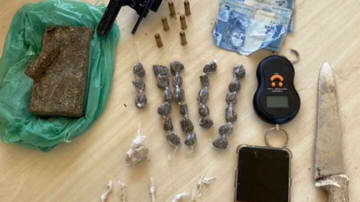 PM captura três homens acusados de tráfico de drogas e porte ilegal de arma de fogo