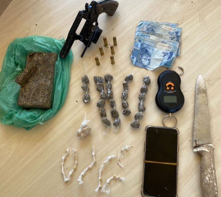 PM captura três homens acusados de tráfico de drogas e porte ilegal de arma de fogo