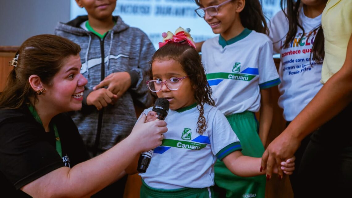 Secretaria de Educação e Esportes de Caruaru investe mais uma vez em kits escolares para estudantes com cegueira ou com baixa visão Secretaria de Educação e Esportes de Caruaru investe mais uma vez em kits escolares para estudantes com cegueira ou com baixa visão