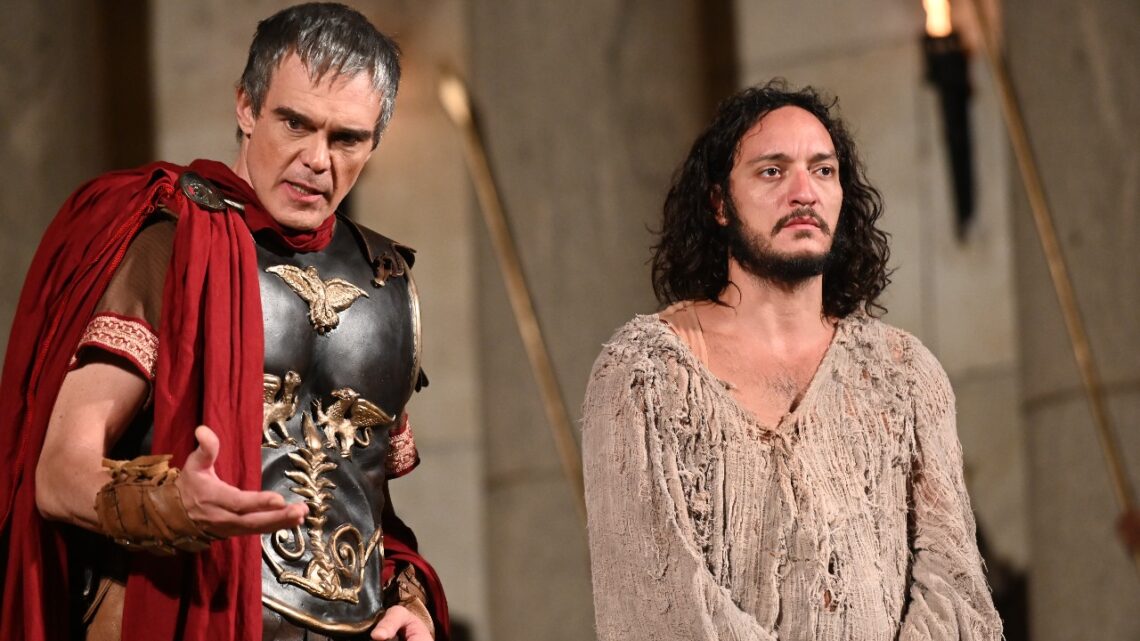 Muita emoção marca pré-estreia da Paixão de Cristo de Nova Jerusalém