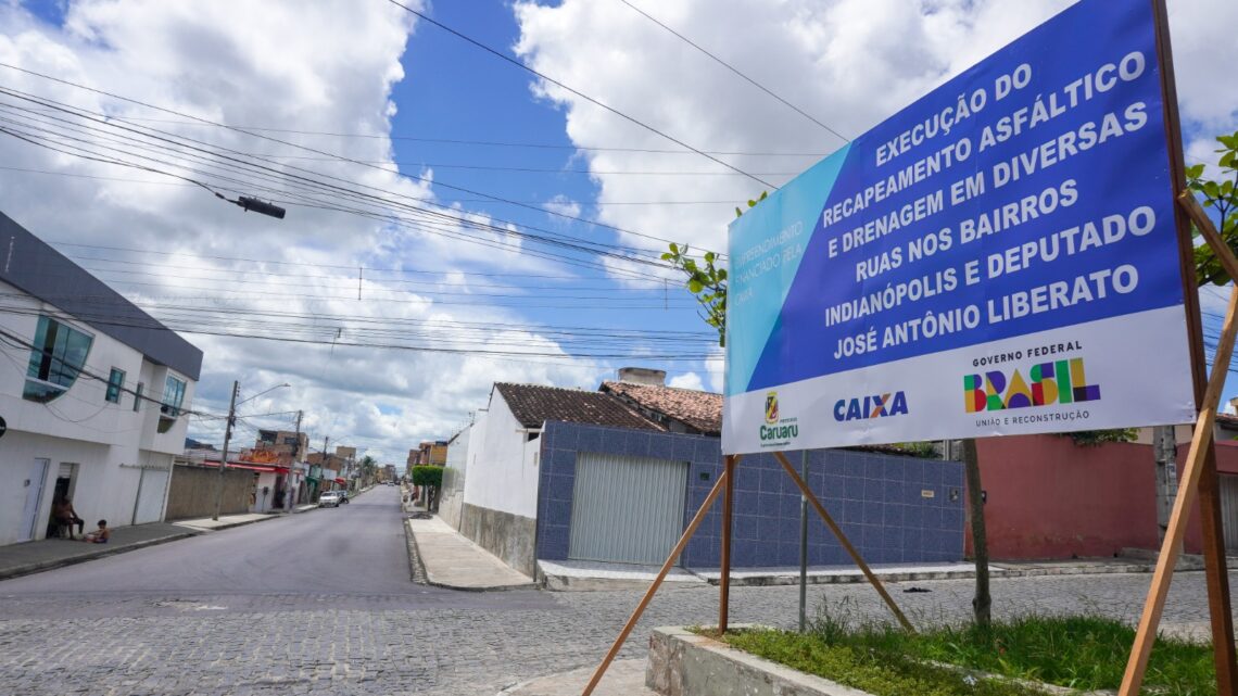 Ruas do bairro José Antônio Liberato estão sendo asfaltadas Ruas do bairro José Antônio Liberato estão sendo asfaltadas