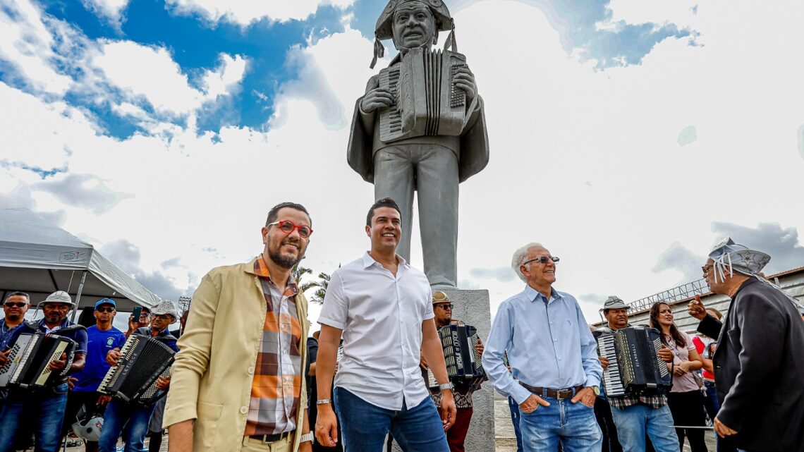 Prefeito Rodrigo Pinheiro será um dos homenageados do 15º Prêmio da Música Pernambucana Prefeito Rodrigo Pinheiro será um dos homenageados do 15º Prêmio da Música Pernambucana