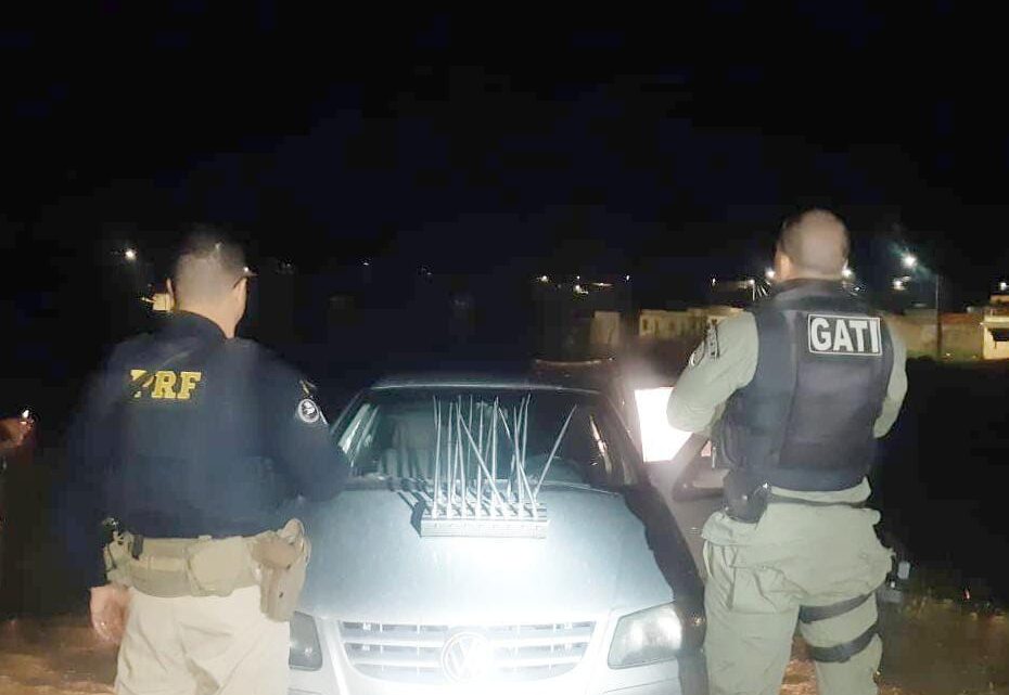 Carro roubado e aparelho que bloqueia rastreador são apreendidos Carro roubado e aparelho que bloqueia rastreador são apreendidos