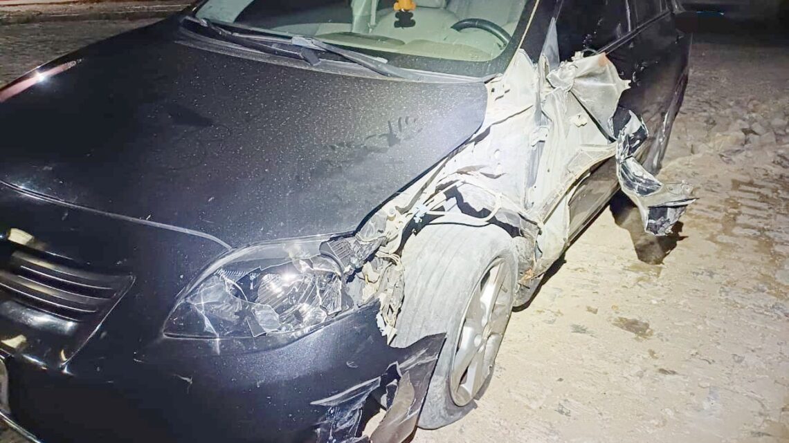 Colisão frontal entre carro e moto deixa passageiro morto na BR 232 Colisão frontal entre carro e moto deixa passageiro morto na BR 232