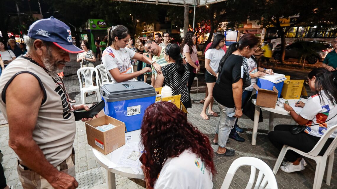 Secretaria de Saúde de Caruaru promove vacinação na Via Parque e no Shopping Difusora