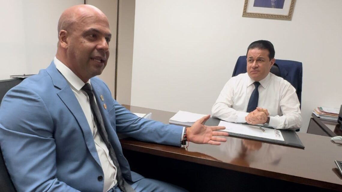 Anderson Correia consegue apoio na ALEPE para habilitar ICIA no SUS, e novas emendas para a UTI da instituição Anderson Correia consegue apoio na ALEPE para habilitar ICIA no SUS, e novas emendas para a UTI da instituição